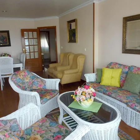 3 Bedrooms At 50 M Away From The Beach With Sea View And Furnished Terrace Apartamento