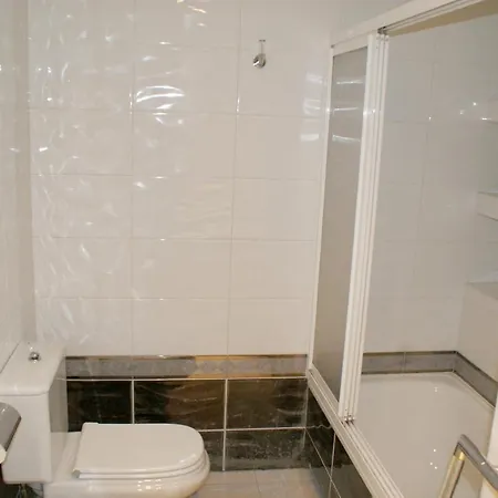 3 Bedrooms At 50 M Away From The Beach With Sea View And Furnished Terrace Apartamento