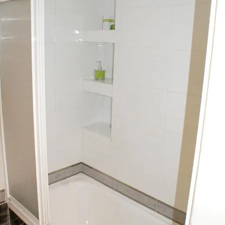 3 Bedrooms At 50 M Away From The Beach With Sea View And Furnished Terrace Apartamento *